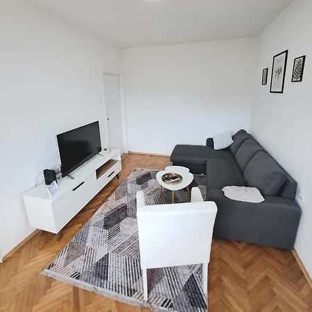 Skver Apartment *